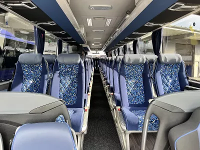 Reisebus innen Bestuhlung